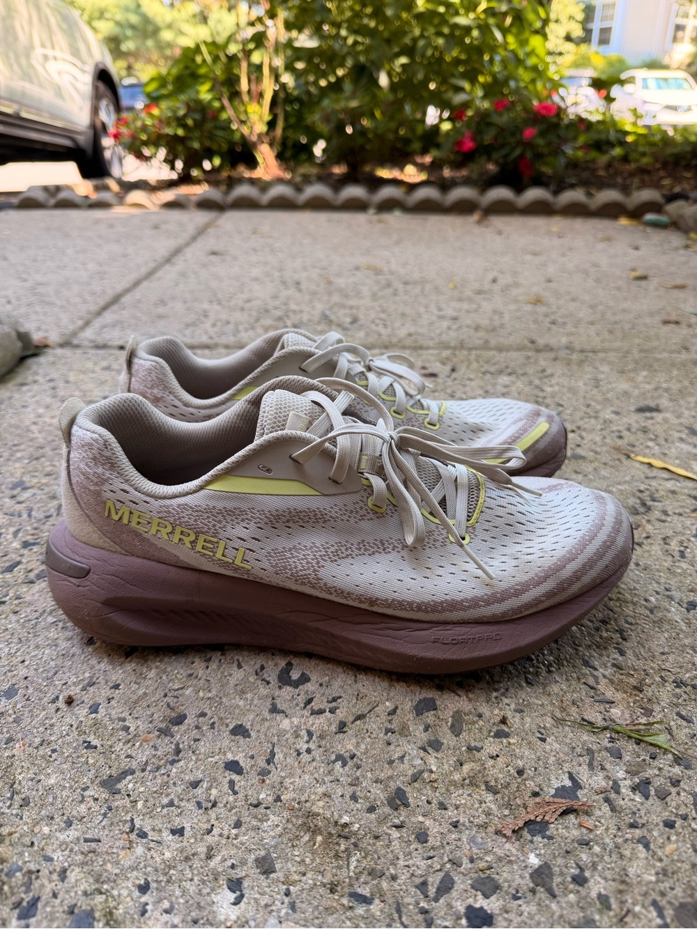 Merrell men’s Beige and Lime Athletic Running Shoes